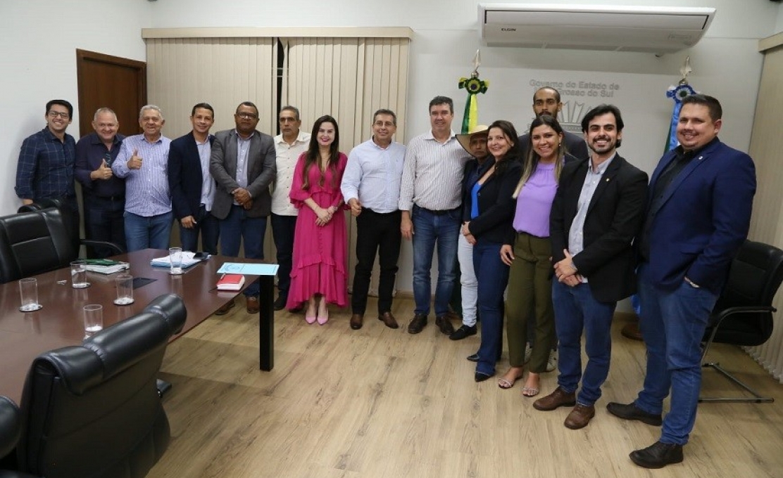 Cassilândia: prefeito e vereadores se reúnem com o Governador Ridel.