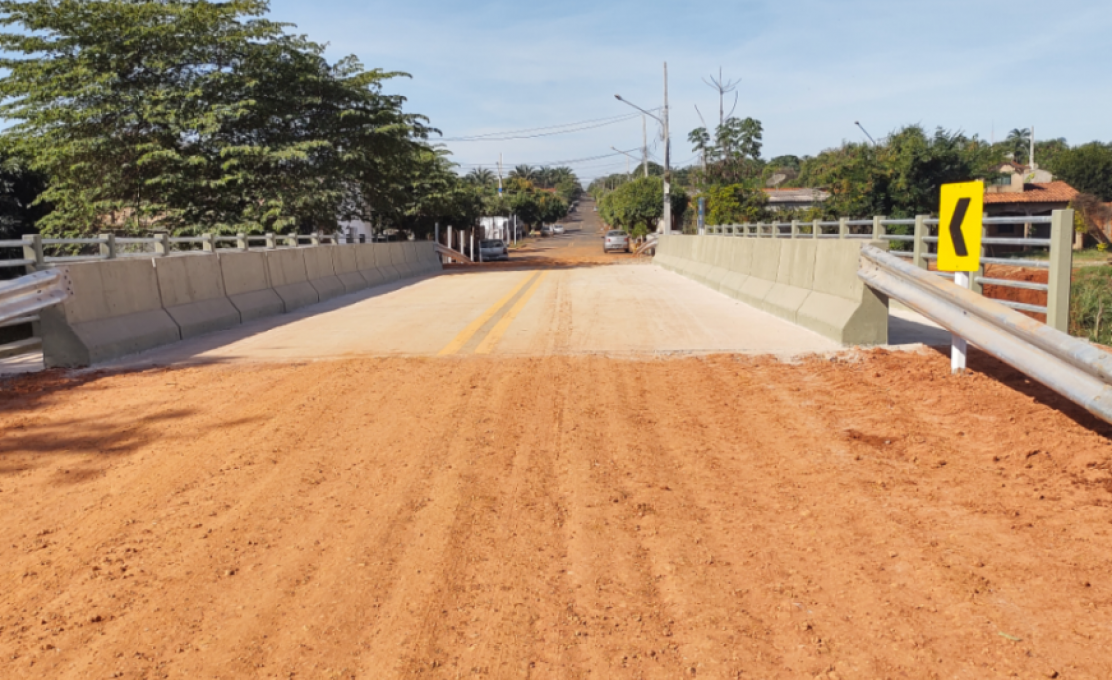 Governo do Estado entregou ponte em Cassilândia