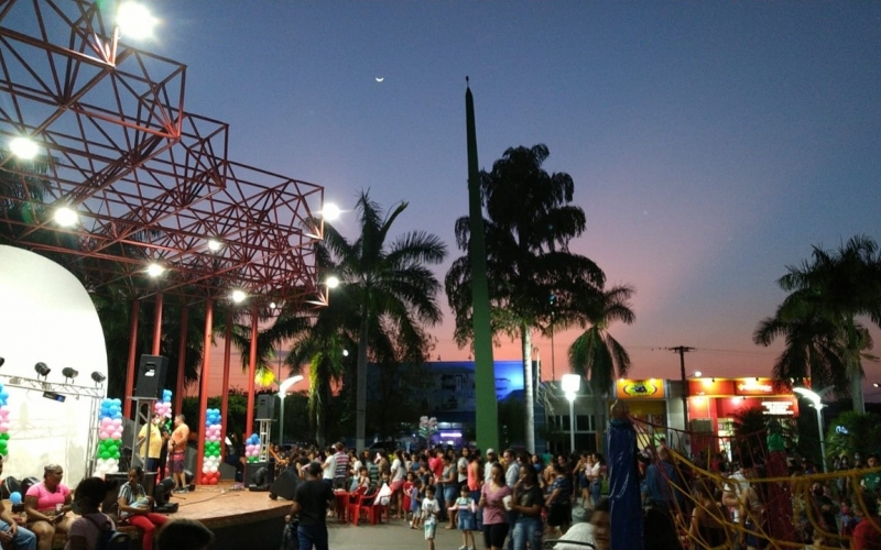 FOTOGALERIA: MUNICÍPIO COMEMOROU O DIA DAS CRIANÇAS NA PRAÇA E NAS ESCOLAS