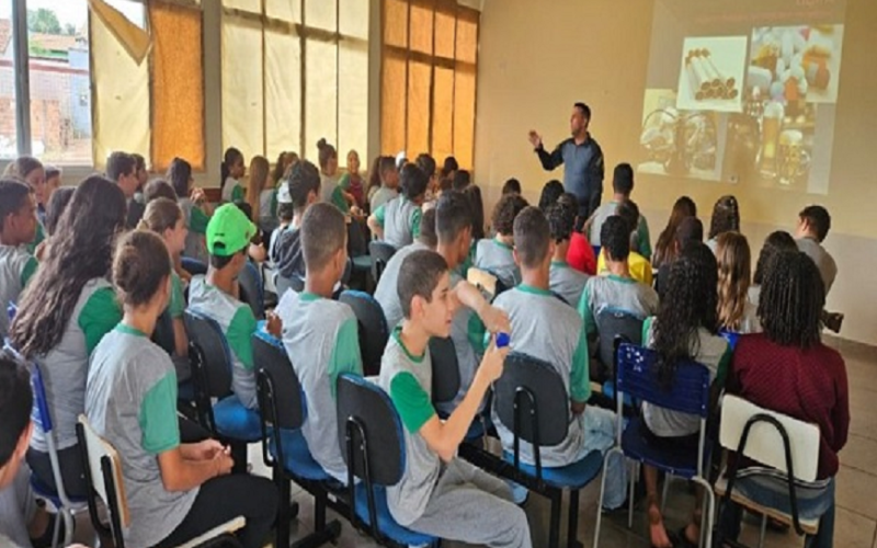 Polícia Militar Ministra Palestras sobre Direitos Humanos a alunos da Rede Municipal de Ensino em Cassilândia.